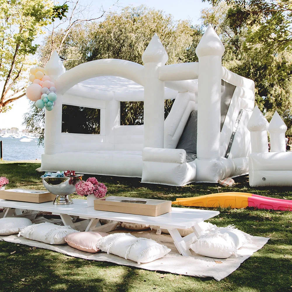 White PVC jumper Inflatable Wedding Bounce Castle With slide Jumping Bed Bouncy castle bouncer  House with blower  For Fun